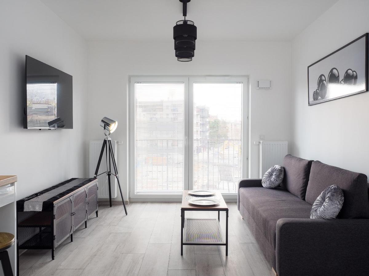 Szwedzka 22C Separate Bedroom Free Garage By Perfect Apart Варшава Экстерьер фото